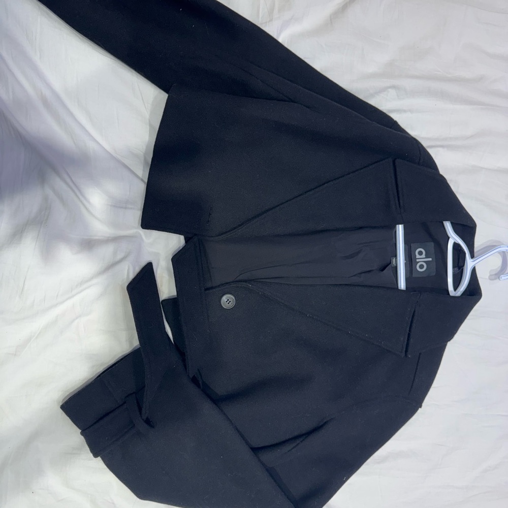 ALO Yoga Black Blazer for Formal Sophistication